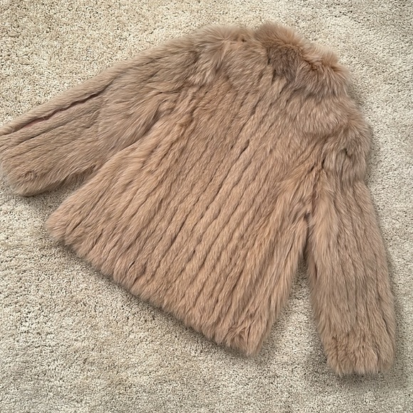 Genuine Blue Fox Fur By: SAGA - Picture 5 of 7